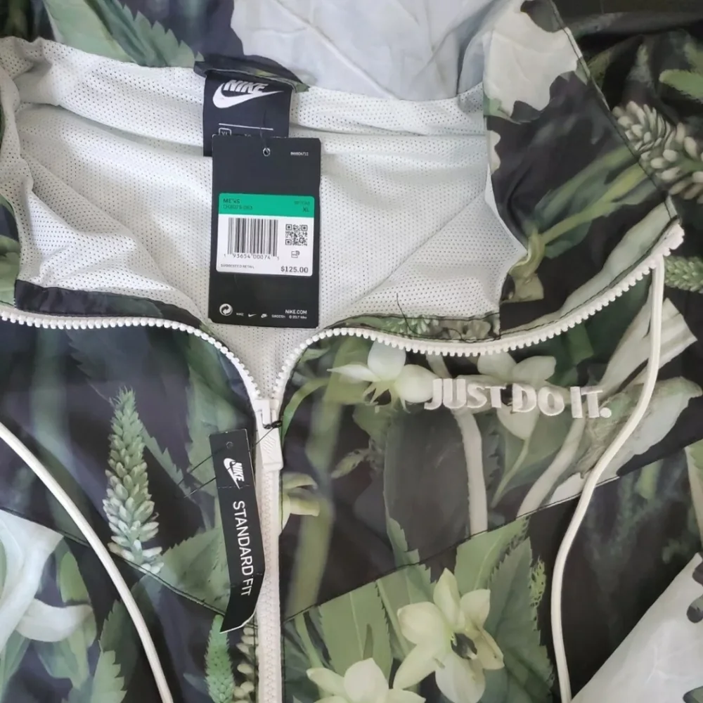 Nike Sportswear jacket XL - Picture 2 of 5